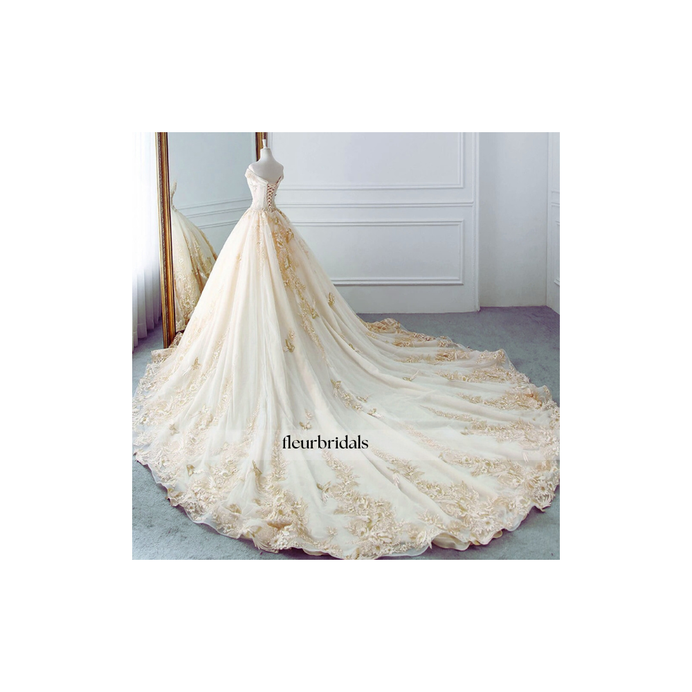 Customized Lace Ball Gown Wedding Dresses Luxury Boat Neck Appliques Beaded Royal Train Vintage Bridal Gown - Fleur Bridals
