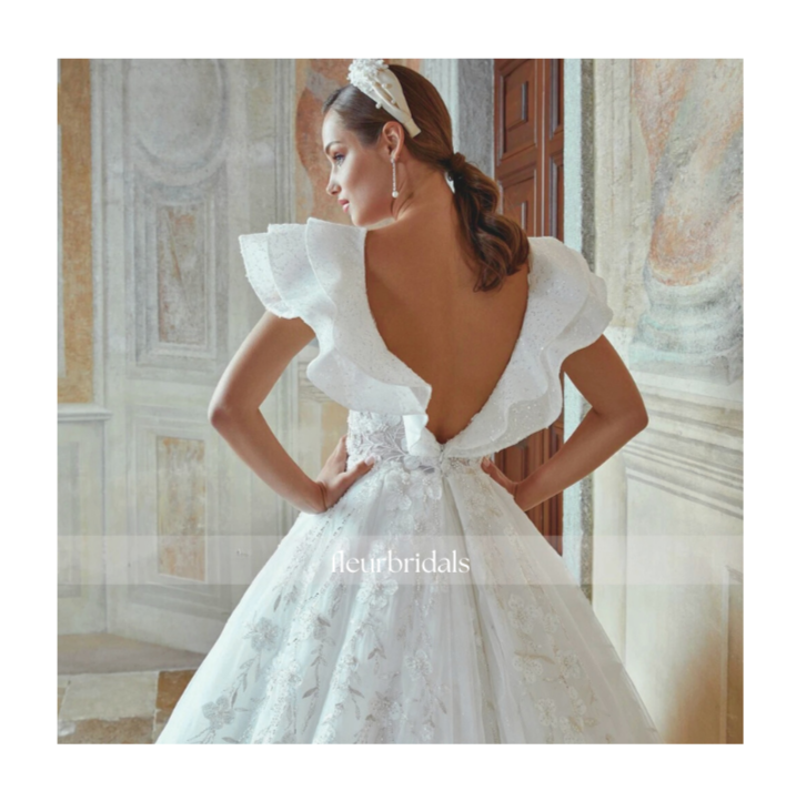 Sexy Backless Short Sleeve Lace Vintage Wedding Dresses Luxury V Neck Appliques Beaded Court Train A Line Bridal Gown
