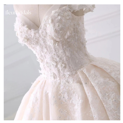 Sexy Sweetheart Lace Ball Gown Wedding Dresses Applique Beaded Flowers Chapel Train Bride Gown - Fleur Bridals 